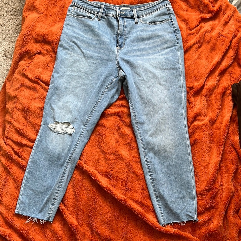 Straight leg blue jeans!